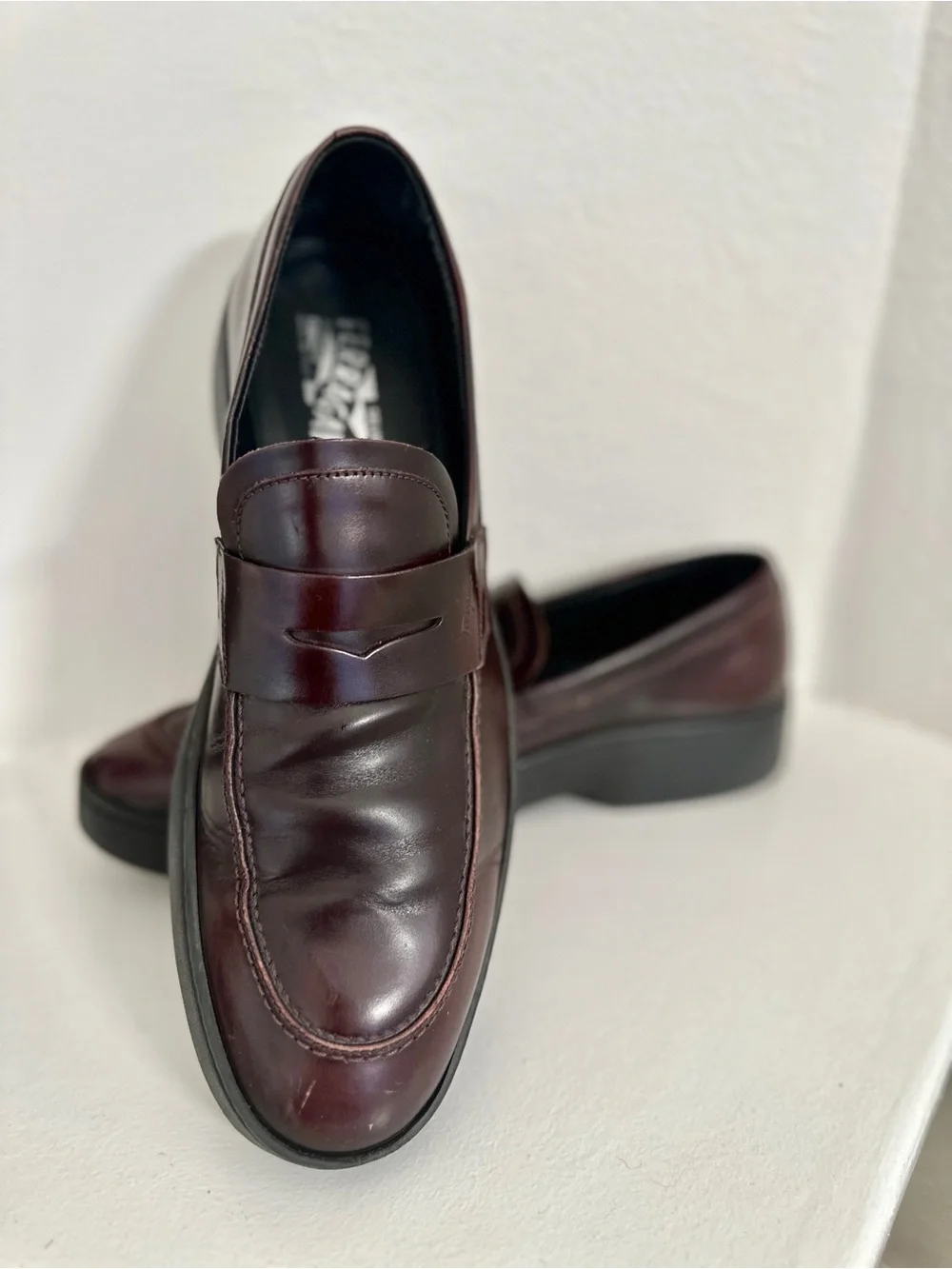FERRAGAMO Men’s Dori Penny Loafers – M 9.5 – Authentic Burgundy Leather